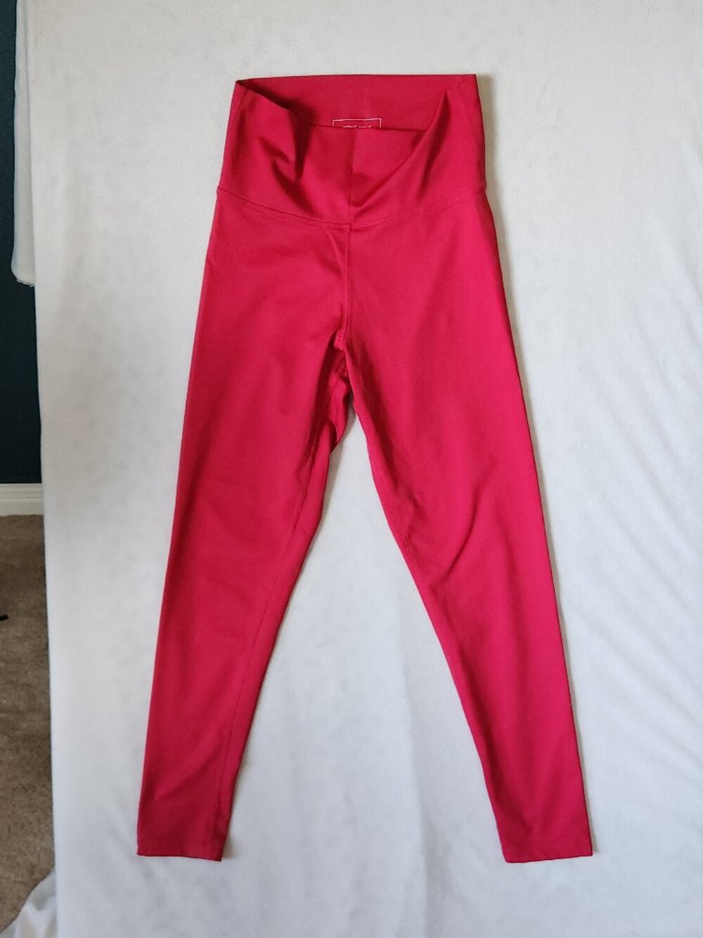 ECHT Glute Scrunch Sculpting Leggings - Cropped - High Rise